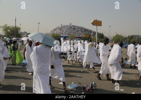 Mekka, Saudi-Arabien, September 2016., Muslime am Berg Arafat (oder Jabal Rahmah) in Saudi-Arabien. Dies ist der Ort, wo Adam und Eva nach der Met Stockfoto