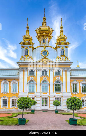 Die Kirche im Schloss Peterhof in Petergof, St. Petersburg, Russland. Stockfoto