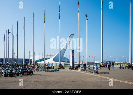 Olympische Fackel in Adler, Sochi, Russland, klaren Sonnigen Tag Oktober 27, 2019 Stockfoto