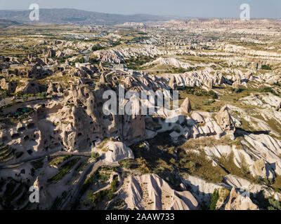 Luftaufnahme der Burg Uchisar und Landschaft von Kappadokien, Türkei Stockfoto