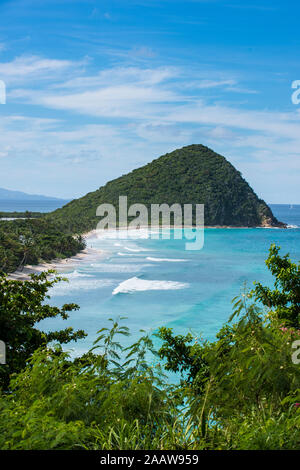 Malerischer Blick auf British Virgin Islands gegen Himmel an einem sonnigen Tag, Tortola Stockfoto