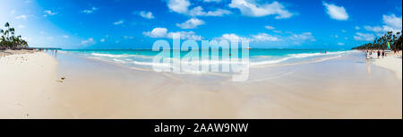 Karibik, Dominikanische Republik, Punta Cana, Panoramablick über Playa del Cortecito Stockfoto