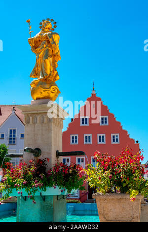 St. Mary's Spalte gegen den klaren, blauen Himmel in Bayern, Deutschland Stockfoto