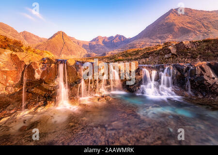 Malerischer Blick auf Fairy Pools Wasserfall, Glenbrittle, Isle of Skye, Highlands, Schottland, UK Stockfoto