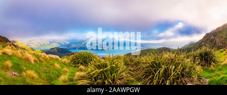 Blick über Lyttelton Harbour, Christchurch, Canterbury, South Island, Neuseeland Stockfoto