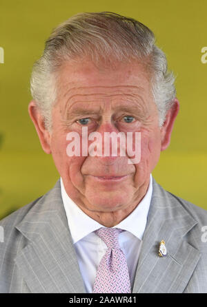 Der Prinz von Wales verpflichtet sich saarlaendische Ministerpraesident in Government House in Honiara, am zweiten Tag der königlichen Besuch auf den Salomonen. Stockfoto