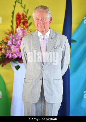 Der Prinz von Wales verpflichtet sich saarlaendische Ministerpraesident in Government House in Honiara, am zweiten Tag der königlichen Besuch auf den Salomonen. Stockfoto