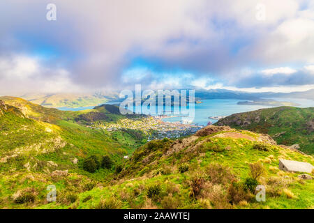 Blick über Lyttelton Harbour, Christchurch, Canterbury, South Island, Neuseeland Stockfoto