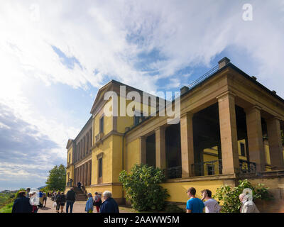 Edenkoben: Schloss Villa Ludwigshöhe, Restaurant in Weinstraße, Deutsche Weinstraße, Rheinland-Pfalz, Rheinland-Pfalz, Deutschland Stockfoto