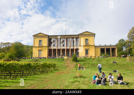 Edenkoben: Schloss Villa Ludwigshöhe, Weinberg in der Weinstraße, Deutsche Weinstraße, Rheinland-Pfalz, Rheinland-Pfalz, Deutschland Stockfoto