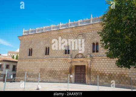 Fassade des Palazzo Ducale. Plaza Mayr, Cogolludo, Provinz Guadalajara, Kastilien-La Mancha, Spanien. Stockfoto