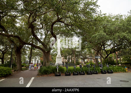 Segway Touren Segways in Monterey Square Savannah Georgia usa geparkt Stockfoto