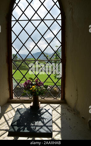 Die Wainwright Fenster Buttermere Kirche, Cumbria Stockfoto