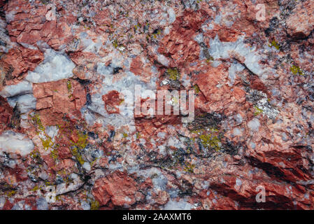 In der Nähe auf einem Pegmatite rock mit Verriegelung Kristalle in Polen Stockfoto