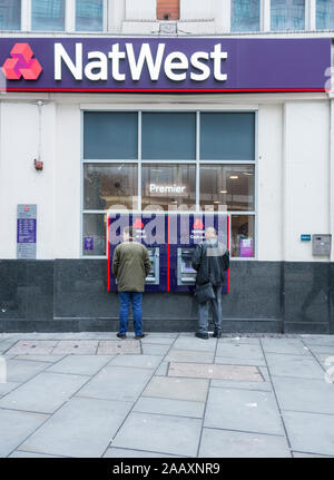 Zweigstelle der NatWest Bank in Bishopsgate, London, England, Großbritannien Stockfoto