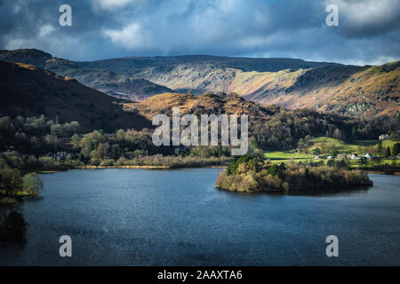 Grasmere von Loughrigg fiel im englischen Lake District genommen Stockfoto