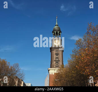 Die Kirche von Hamburg in Deutschland mit dem Namen St. Michaelis Kirche oder Michel Stockfoto