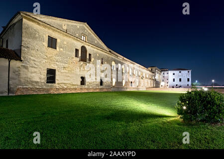 Der Dogenpalast ist eines der Symbole der Renaissance in Mantova. Lombardei, Italien, Europa. Stockfoto