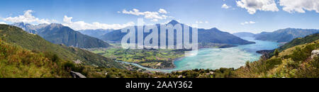 180° Panorama niedrige Valtellina - Obere Comer See (Italien) Stockfoto