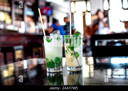 Mojito Cocktail in einer Bar in Kuba/Havanna Stockfoto