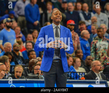 Memphis, TN, USA. 23 Nov, 2019. Memphis Haupttrainer, Penny Hardaway, während der NCAA Basketball Spiel zwischen den Ole Miss Rebels und die Memphis Tigers am FedEx Forum in Memphis, TN. Kevin Langley/Sport Süd Media/CSM/Alamy leben Nachrichten Stockfoto