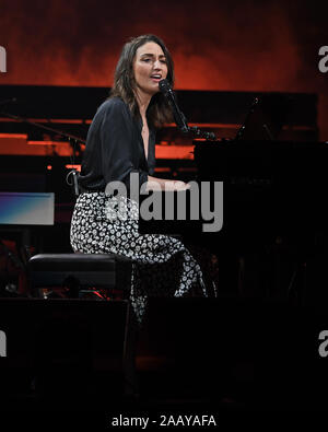 Sunrise, FL, USA. 23 Nov, 2019. Sara Bareilles führt auf dem BB&T Center am 23. November 2019 in Sunrise, Florida. Quelle: MPI04/Medien Punch/Alamy leben Nachrichten Stockfoto