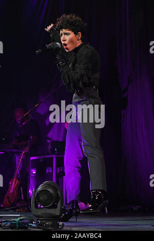 Sunrise, FL, USA. 23 Nov, 2019. Emily King führt auf dem BB&T Center am 23. November 2019 in Sunrise, Florida. Quelle: MPI04/Medien Punch/Alamy leben Nachrichten Stockfoto