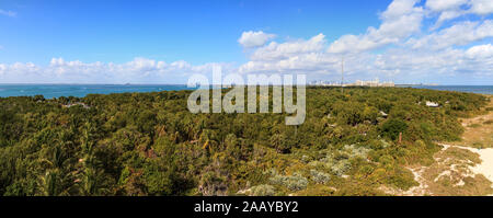 Luftaufnahme von Bill Baggs Cape Florida State Park auf Key Biscayne in Miami, Florida. Stockfoto