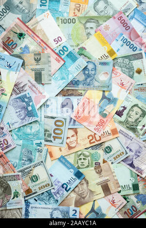 Geld aus der ganzen Welt, verschiedene Währungen Stockfoto