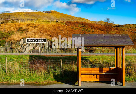 Mount Snowdon, betrachtet aus Rhyd-Ddu, in der Nähe Beddgelert, Gwynedd, Wales. Bild im November 2019 getroffen. Von Welsh Highland Railway gesehen. Stockfoto