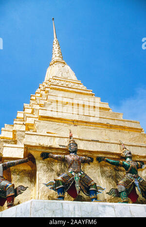 Thailand. Bangkok. Grand Palace. Wat Phra Kaew. Goldenen Chedi. Stockfoto