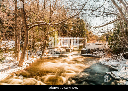 Inglis Falls Conservation Area Niagara Escarpment Bruce Peninsula Owen Sound Ontario Kanada im Winter Stockfoto