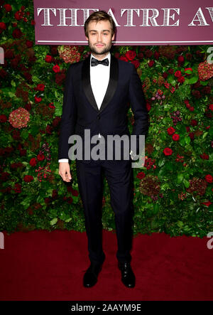 Douglas stand die Teilnahme an der 65. Evening Standard Theater Awards an das London Coliseum, London statt. Stockfoto