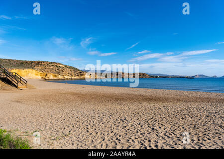 Strand, Sand, Meer, Himmel und Berg Stockfoto