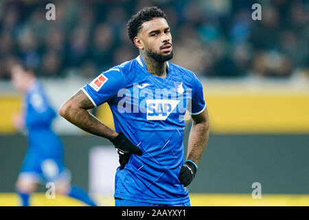 Sinsheim, Deutschland. 24 Nov, 2019. Fussball: Bundesliga, TSG 1899 Hoffenheim - FSV Mainz 05, 12. Spieltag in der PreZero Arena. Von 1899 Hoffenheim Jürgen Locadia ist auf dem Spielfeld. Foto: Uwe Anspach/dpa - WICHTIGER HINWEIS: In Übereinstimmung mit den Anforderungen der DFL Deutsche Fußball Liga oder der DFB Deutscher Fußball-Bund ist es untersagt, zu verwenden oder verwendet Fotos im Stadion und/oder das Spiel in Form von Bildern und/oder Videos - wie Foto Sequenzen getroffen haben./dpa/Alamy leben Nachrichten Stockfoto