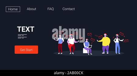 Menschen Gruppe in santa Hüte mit Gadgets Nachrichten senden social media online plaudern mobile Kommunikation Weihnachtsferien Konzept voller Länge horizontale Vektor illustration Stock Vektor