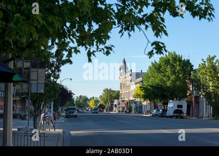 Sonnenlicht auf dem Geiser Grand Hotel in der Innenstadt von Baker City, Oregon. Stockfoto