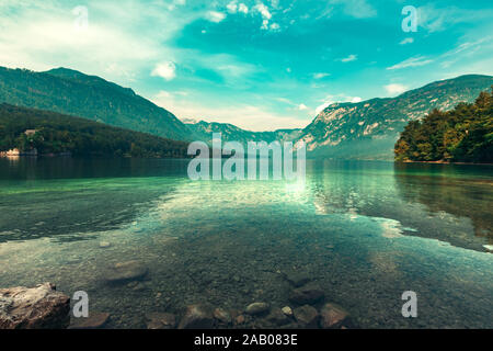 Bohinjer See im Sommer morgen, schöne Landschaft Sloweniens Reiseziel Stockfoto