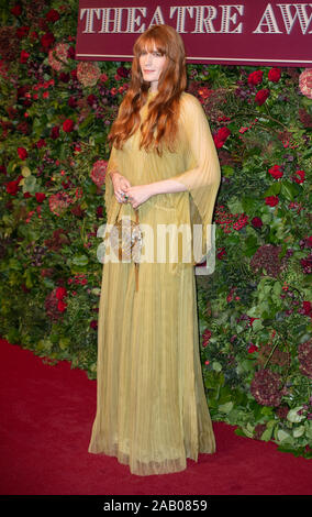 London, Großbritannien. 24 Nov, 2019. LONDON - ENGLAND 24.November: Florence Welch besucht die 65 Evening Standard Theater Awards, London Coliseum, London, England am 24. November 2019 Credit: Gary Mitchell, GMP-Media/Alamy leben Nachrichten Stockfoto