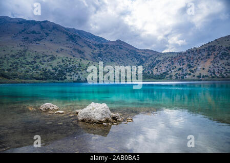 Panorama der natürliche See Kournas bei Chania, Kreta Stockfoto