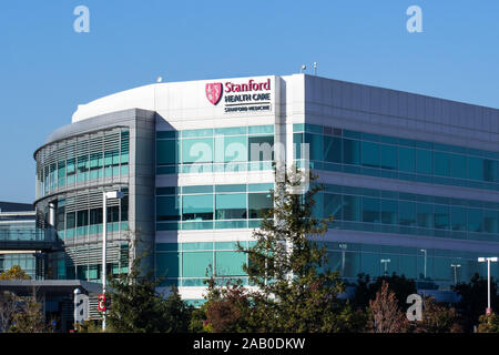 Nov 2, 2019 Redwood City/CA/USA - Stanford Health Care Facility; Stanford Health Care umfasst ein Netzwerk von medizinischen Einrichtungen und Ärzten finden Stockfoto
