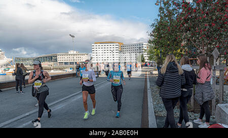 TRONDHEIM, Norwegen - 07 September, 2019: Läufer im 2019 Trondheim Marathon konkurrieren. Stockfoto