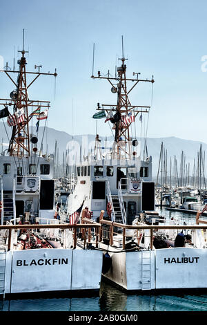 Beeindruckende United States Coast Guards/Küstenwache Boote, der blackfin und den Heilbutt angedockt an den Hafen von Santa Barbara, Santa Barbara, CA Stockfoto