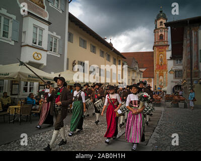 Kostüm Prozession in Mittenwald, Deutschland Stockfoto