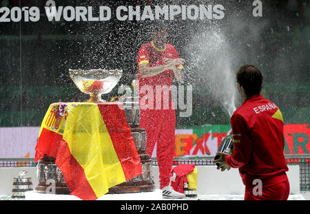 Madrid, Spanien. 23 Nov, 2019. Madrid Spanien; 24/11/2019. - Spanien, Weltmeister der Davis Cup Tennis nach dem Sieg gegen das kanadische Team, Rafael Nada, Roberto Bautista Agut, Pablo Carreño, Feliciano Lopez, Marcel Granollers, Sergi Bruguera capitan. Credit: Juan Carlos Rojas/Picture Alliance. | Verwendung weltweit/dpa/Alamy leben Nachrichten Stockfoto