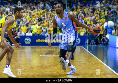 Berlin, Deutschland, Oktober 04, 2019: Austin Hollins von Zenit St. Petersburg in Aktion während der EuroLeague basketball Match zwischen Berlin und Zenit Stockfoto