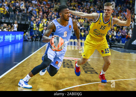 Berlin, Deutschland, Oktober 04, 2019: Andrew Albicy von Zenit St. Petersburg in Aktion während der EuroLeague Basketball Spiel zwischen Alba Berlin und Zenit Stockfoto