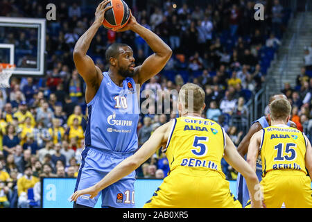 Berlin, Deutschland, Oktober 04, 2019: Wird Thomas von Zenit St. Petersburg in Aktion während der EuroLeague basketball Match zwischen Alba Berlin und Zenit Stockfoto