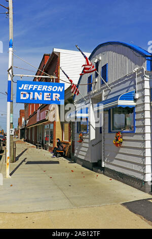 Jefferson Abendessen ist ein im Stil der 50er Retro Familienunternehmen Diner ist ein Stück Americana in semi-ländlichen Jefferson, Ohio, USA. Stockfoto