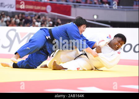 Osaka, Japan. 24 Nov, 2019. Akira Sone (JPN), Idalys Ortiz (CUB) Judo: IJF Grand Slam Osaka 2019 International Judo Turnier der Frauen 78 kg Finale bei maruzen Intec Arena Osaka in Osaka, Japan. Credit: Itaru Chiba/LBA/Alamy leben Nachrichten Stockfoto